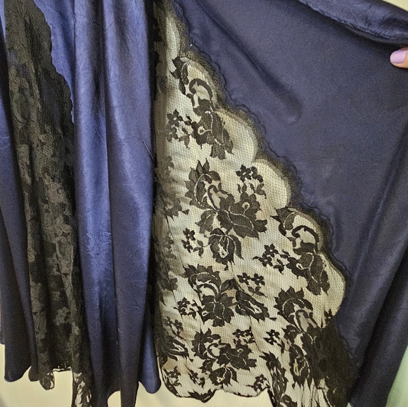 Vintage Victoria Secret Long Slip - Picture 7 of 13